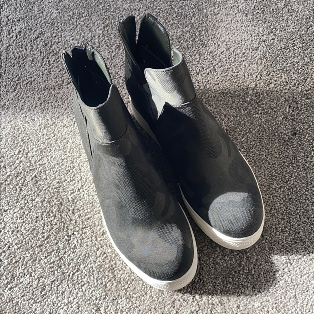 Steve Madden camo shoes